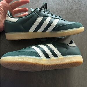 Adidas Samba Green Men’s 6.5/woman’s 8